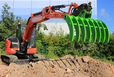 Czarny / zielony Stalowy szczotka Rake Excavator Attachment Ostrze Tines Heavy Duty Konstrukcja