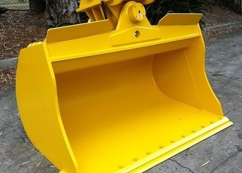 Custom Steel Tilt Bucket 0.1-0.75 CBM Capacity 800-1500mm Opening Red or Yellow